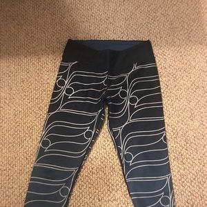 Fabletics yoga crop pants